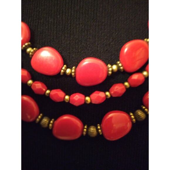 SAQ Necklace Red Three Strands Plastic Beads Light Bronze Chain And Spacers - Picture 2 of 7